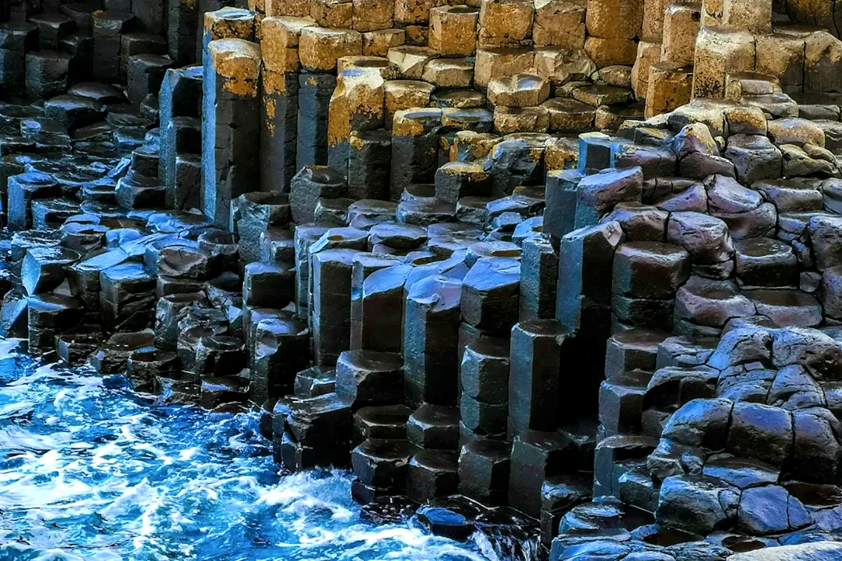 Le colonne di basalto del Giant's Causeway, in Irlanda del Nord