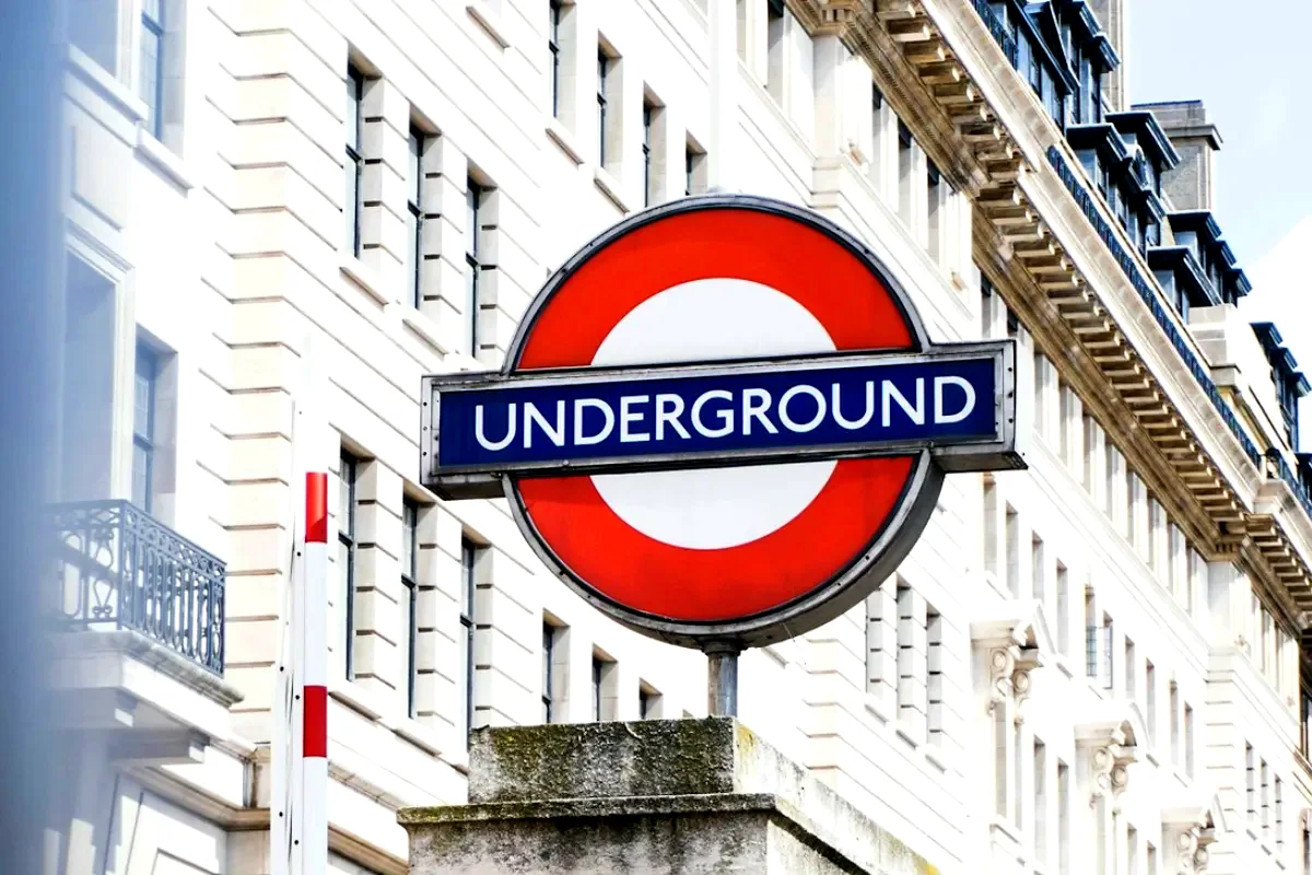 L'insegna della Underground a Londra