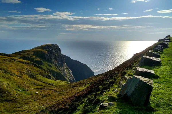 Le scogliere di Slieve League sull'oceano, nel Donegal