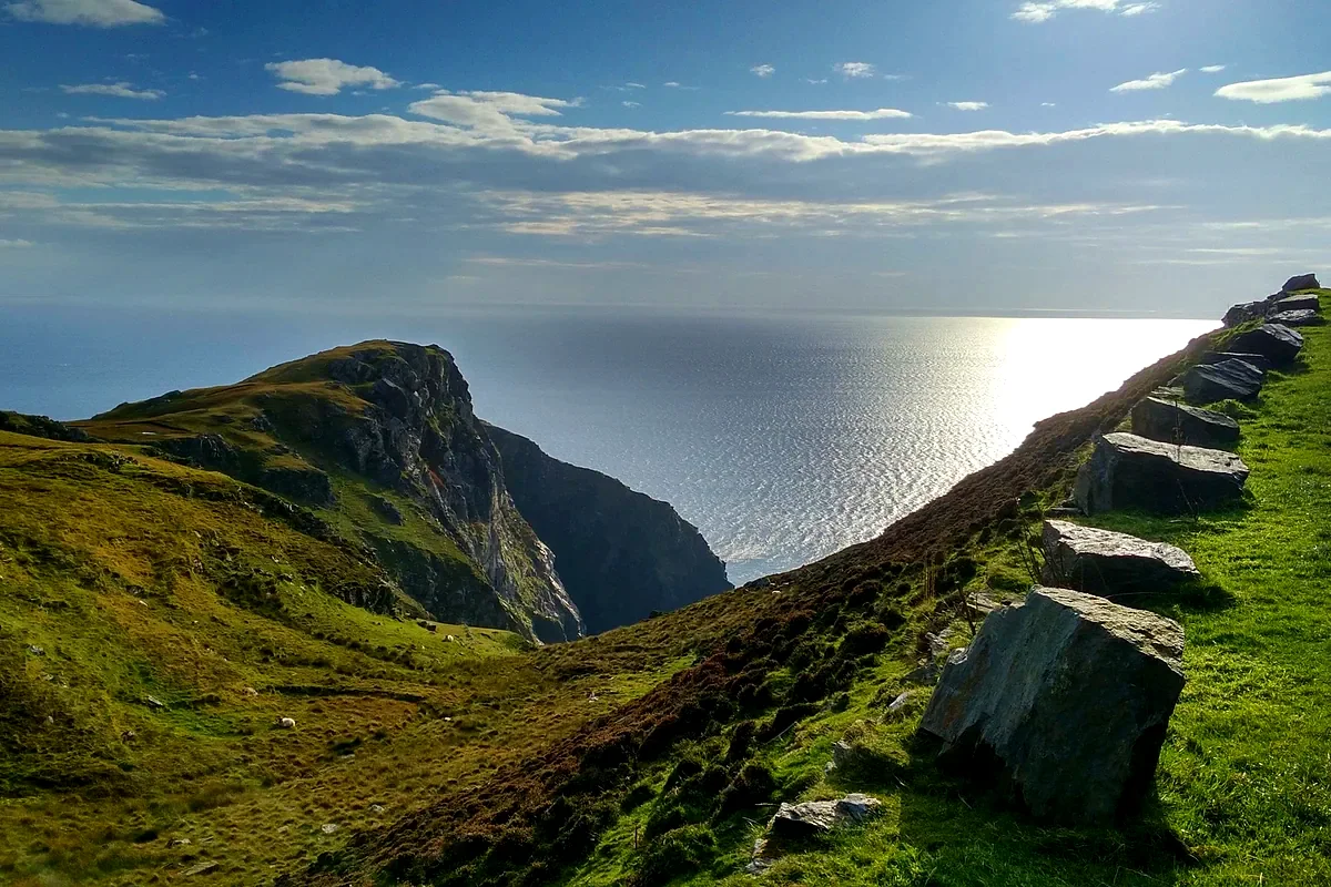 Le scogliere di Slieve League sull'oceano, nel Donegal